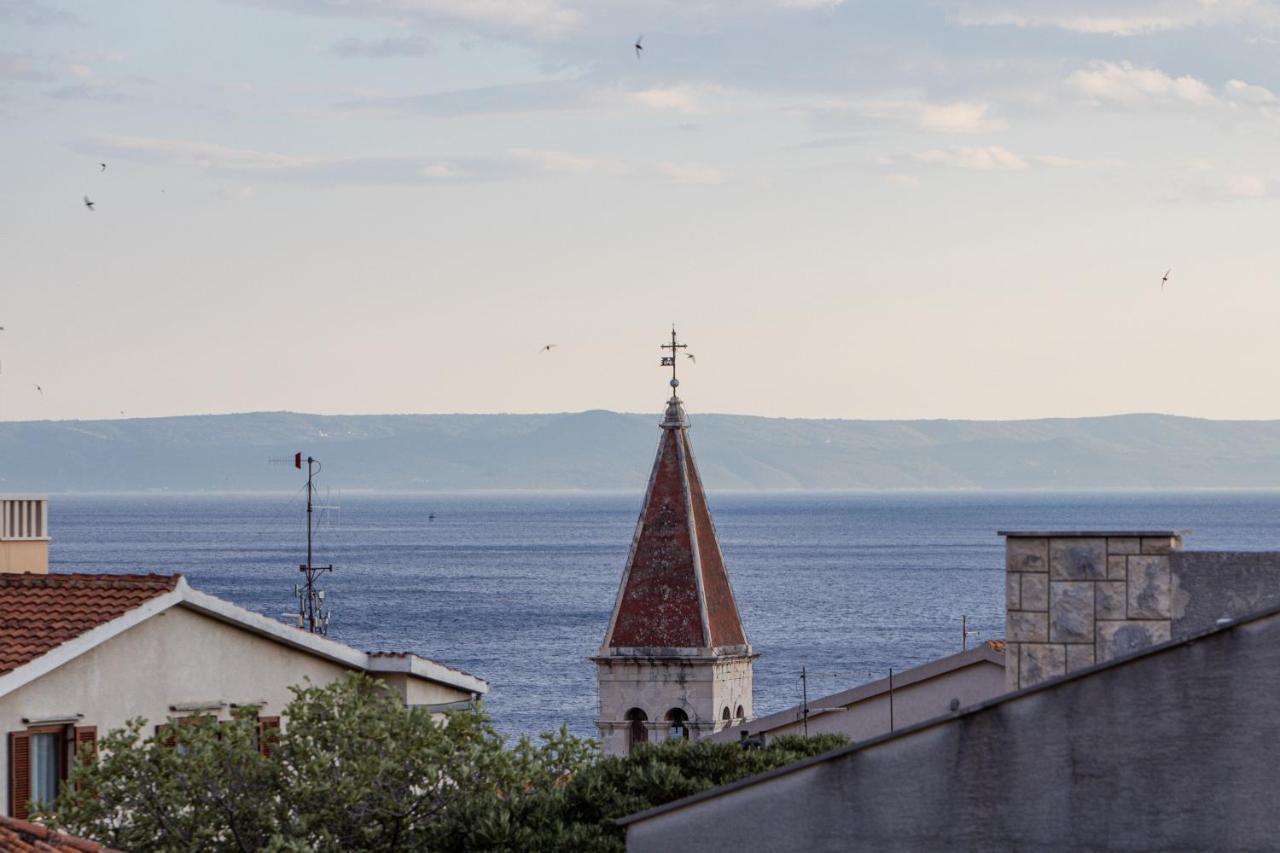 Family Apartments - Guesthouse Vranjes Makarska Bagian luar foto